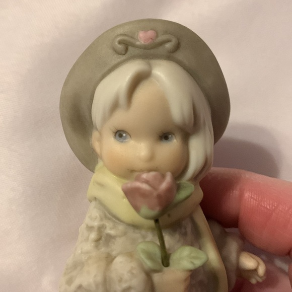 Kim Anderson's, Pretty as a Picture, "A Red Rose Is For Love" - Picture 2 of 8